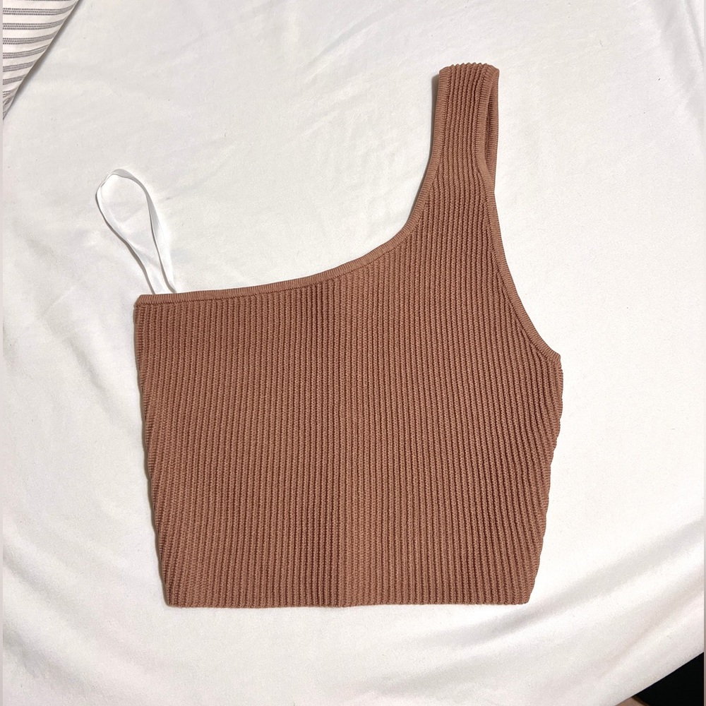ARITZIA babaton NEW. sculpted tank top